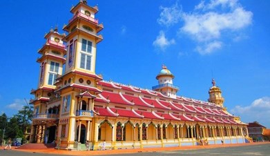Cu Chi Tunnels & Cao Dai Temple