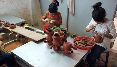 Amazing discovery of Le Mat snake farm, Bat Trang ceramic village - 01 Day