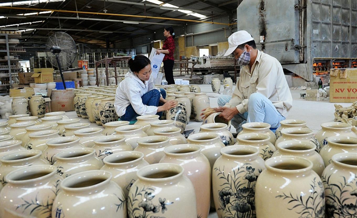 Nom ancient village & Bat Trang pottery center - 01 Day