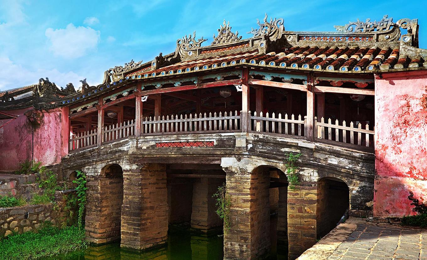Discover Hue & Hoi An by train | Authentic package tour - 05 Days