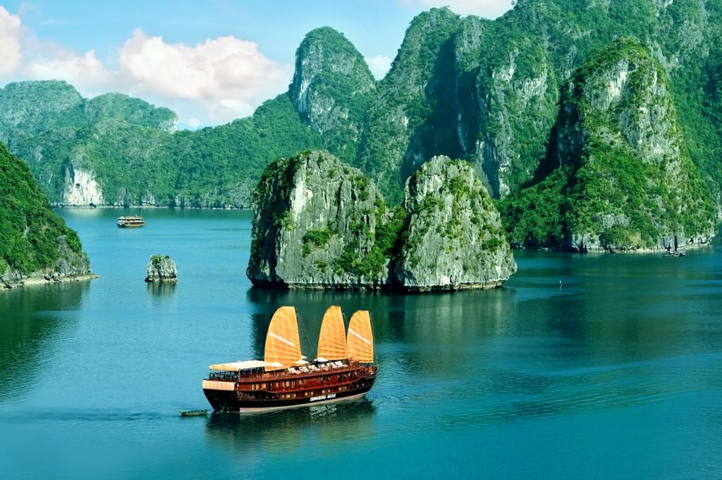 5 Day Impressive Halong Bay & Ninh Binh - The Magical Kong
